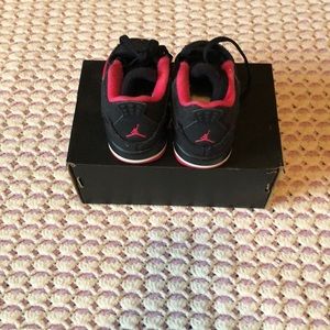 Baby Nike Jordan 4 Retro GT sneakers  size 4c